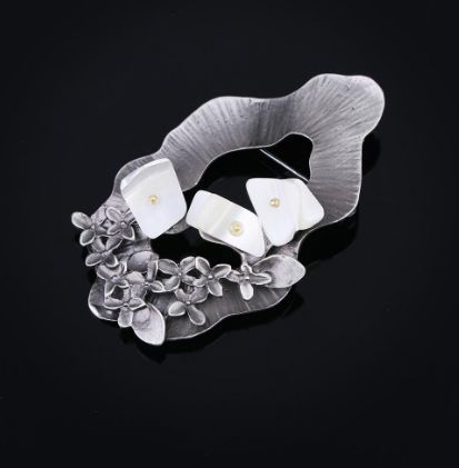 New Fashion Brooches
